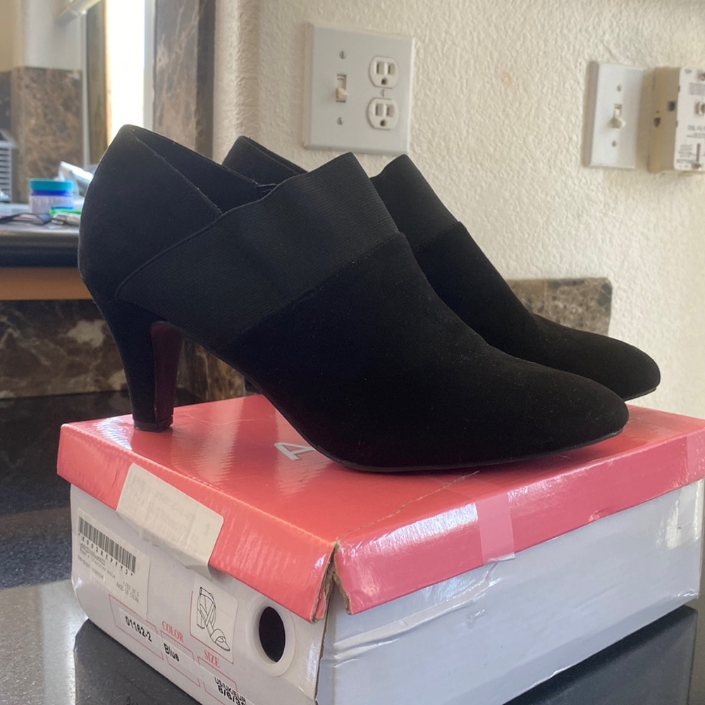 London fog collection small boot